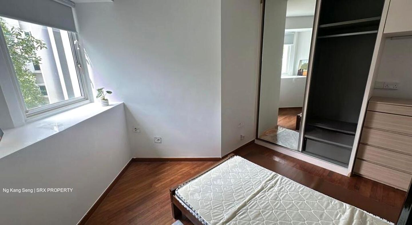 The Esparis (D18), Condominium #524402571
